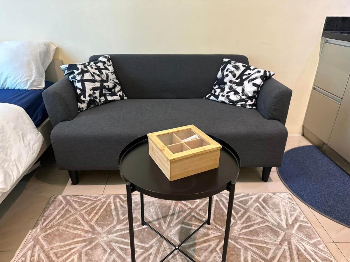 Modern Condo Living In Makati Manille Extérieur photo
